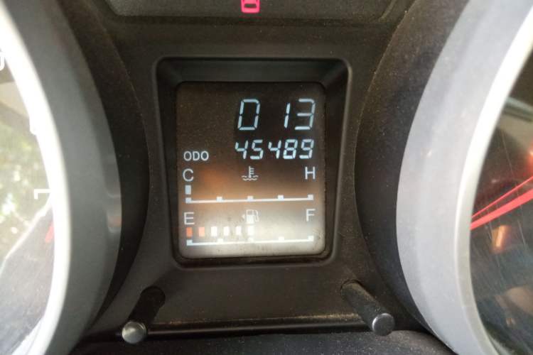 Used FAW Senya S80 2013 1.5L Manual 5-Seat Urban Fashion Edition Odometer Close Up