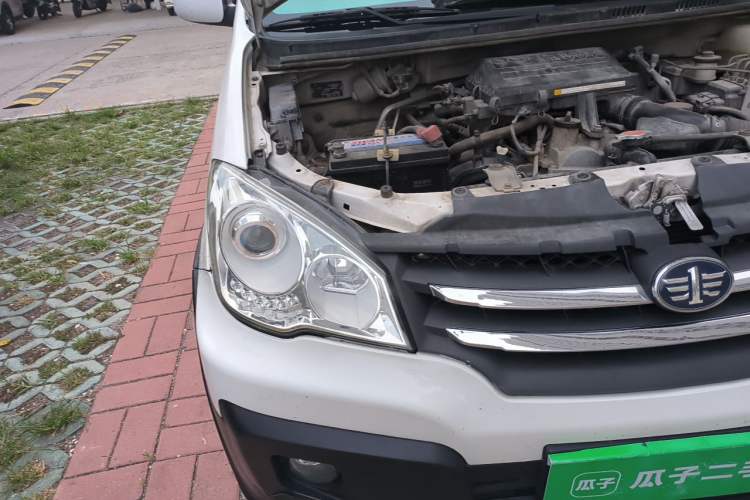 Used FAW Senya S80 2013 1.5L Manual 5-Seat Urban Fashion Edition Right Front Headlight