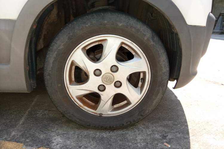 Used FAW Senya S80 2013 1.5L Manual 5-Seat Urban Fashion Edition Right Front Wheel Hub
