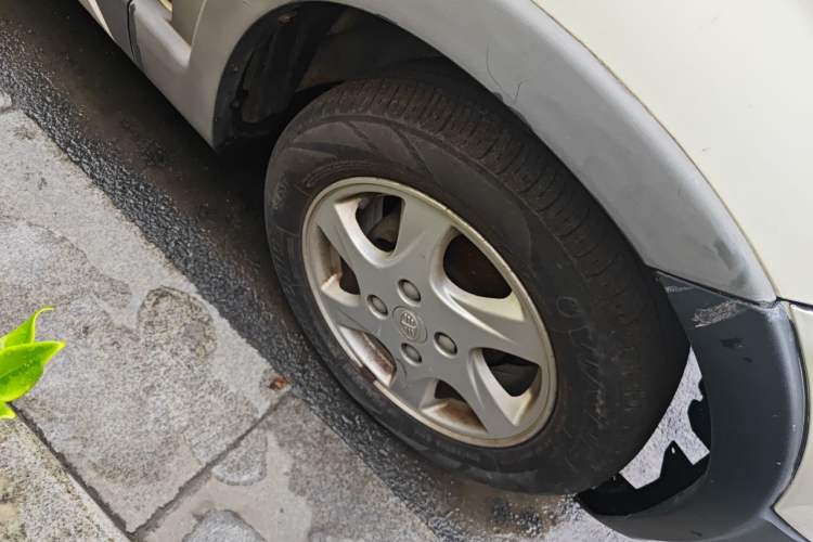 Used FAW Senya S80 2013 1.5L Manual 7-Seater Urban Fashion Edition Right Front Wheel Hub