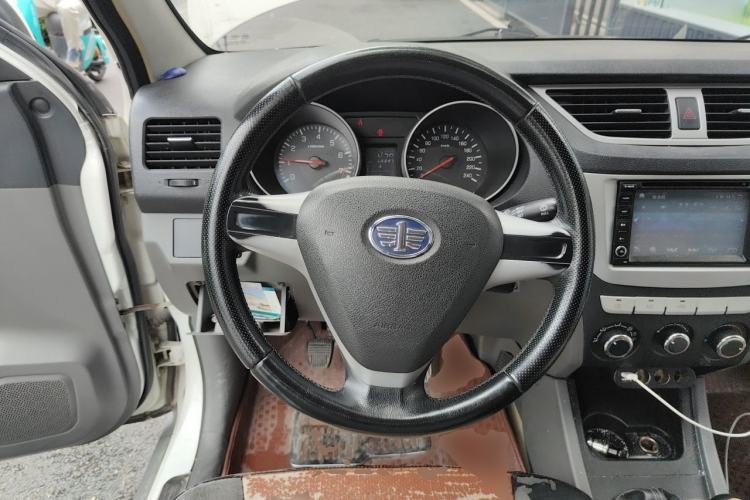 Used FAW Senya S80 2013 1.5L Manual 5-Seat Urban Fashion Edition Steering Wheel