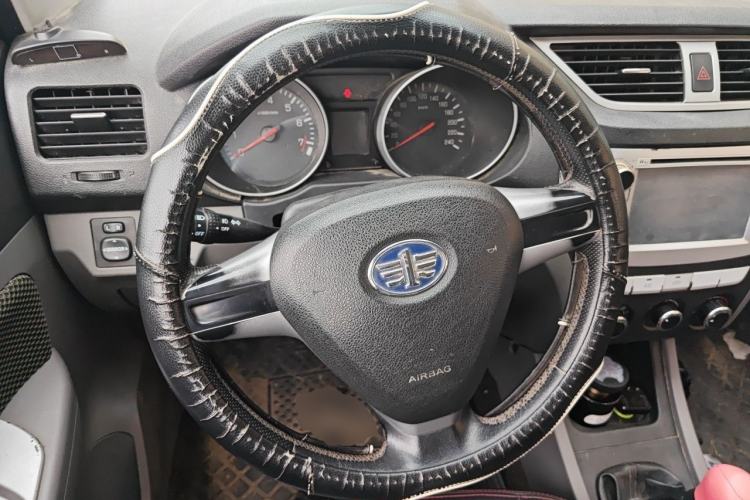 Used FAW Senya S80 2013 1.5L Manual 7-Seater Urban Fashion Edition Steering Wheel