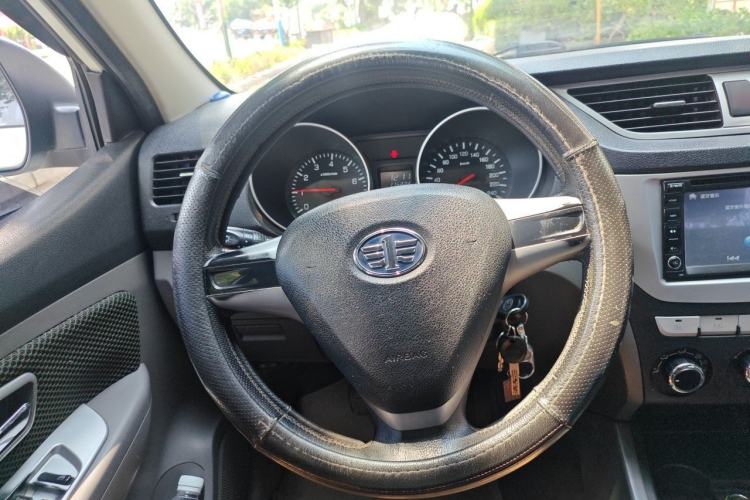 Used FAW Senya S80 2013 1.5L Manual 5-Seat Urban Fashion Edition Steering Wheel
