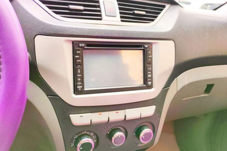 Used FAW Senya S80 2013 1.5L Manual 7-Seater Urban Fashion Edition Audio And AC Panel