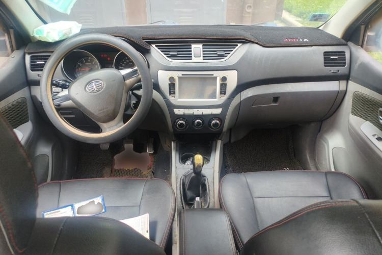 Used FAW Senya S80 2014 1.3L Manual 5-Seater Classic Edition Center Console