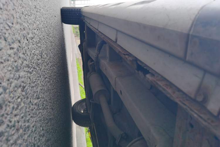 Used FAW Senya S80  Chassis Rear Left