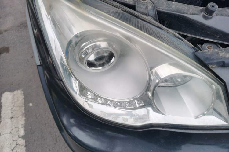 Used FAW Senya S80  Right Front Headlight