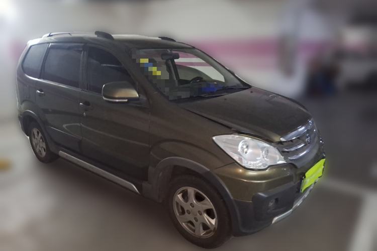 Used FAW Senya S80 2014 1.5L Manual 7-Seater Sporty Urban C-Grade Model Front Right 45 Deg
