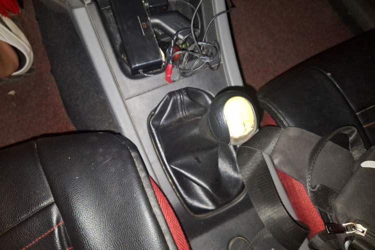 Used FAW Senya S80 2014 1.5L Manual 7-Seater Sporty Urban C-Grade Model Gear Lever