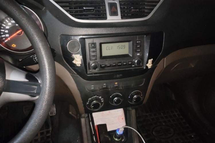 Used FAW Senya S80 2014 1.5L Manual 7-Seater Classic Edition Audio And AC Panel