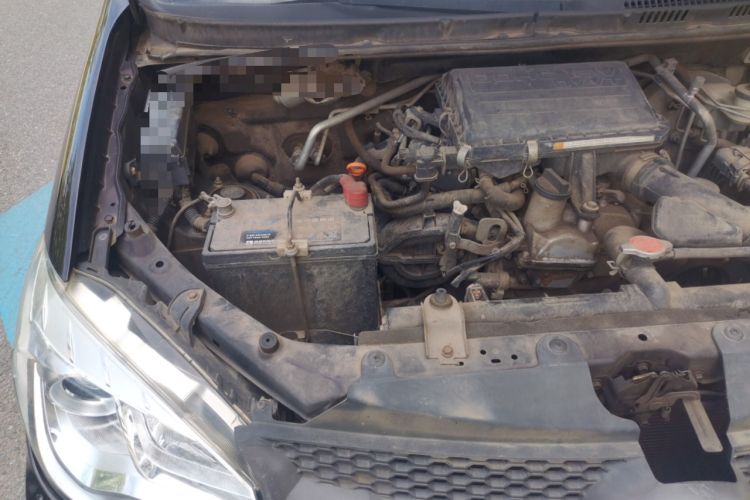 Used FAW Senya S80 2014 1.5L Manual 7-Seater Classic Edition Engine Bay Right