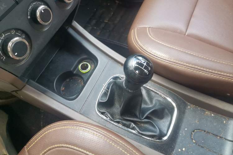 Used FAW Senya S80 2014 1.5L Manual 7-Seater Classic Edition Gear Lever
