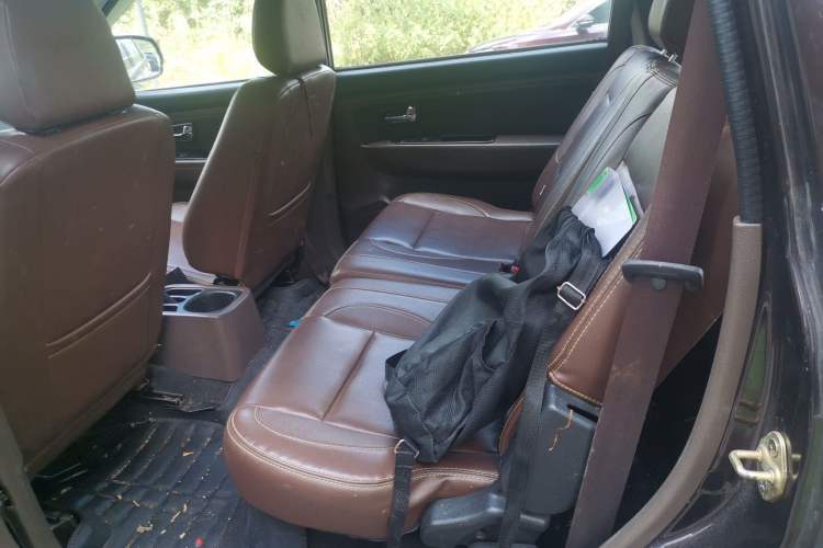 Used FAW Senya S80 2014 1.5L Manual 7-Seater Classic Edition Left Rear Seat