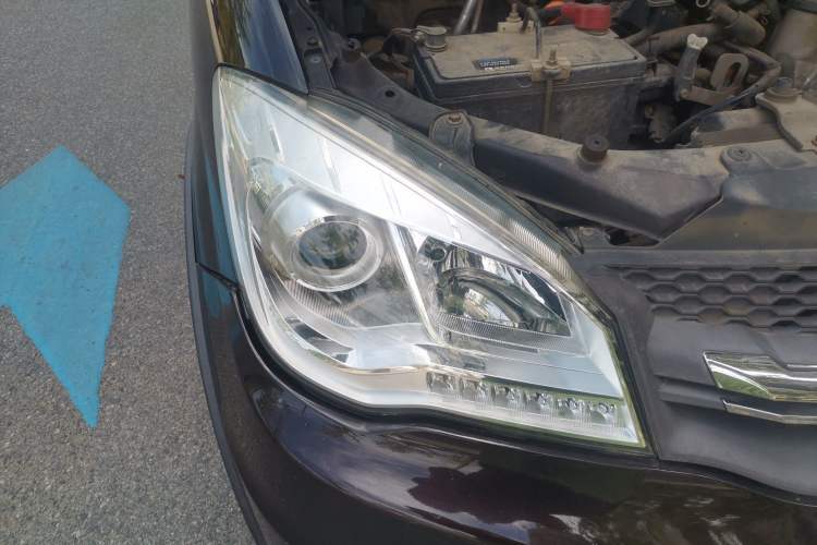 Used FAW Senya S80 2014 1.5L Manual 7-Seater Classic Edition Right Front Headlight