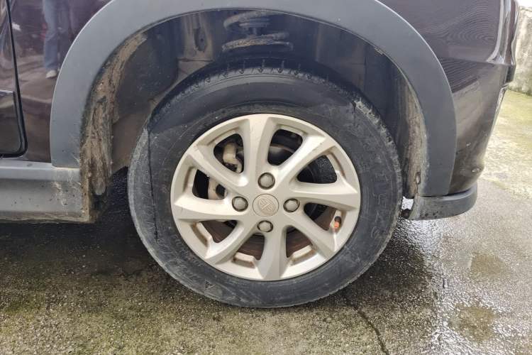 Used FAW Senya S80 2014 1.5L Manual 7-Seater Classic Edition Right Front Wheel Hub