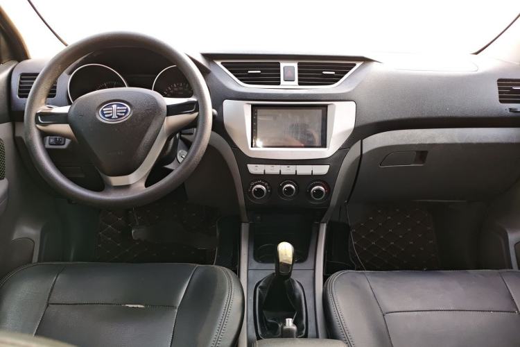 Used FAW Senya S80 2014 1.3L Manual 5-Seater Classic Edition Center Console