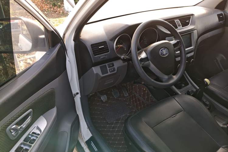 Used FAW Senya S80 2014 1.3L Manual 5-Seater Classic Edition Driver Seat