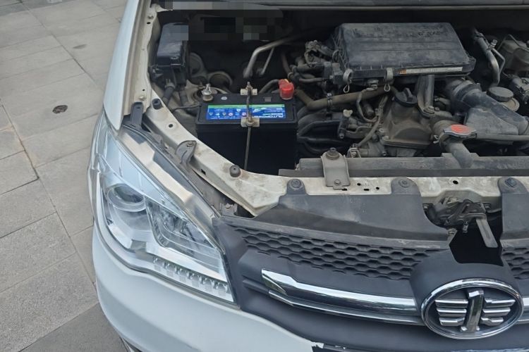 Used FAW Senya S80 2014 1.5L Automatic 7-Seater Sport Edition Engine Bay Right