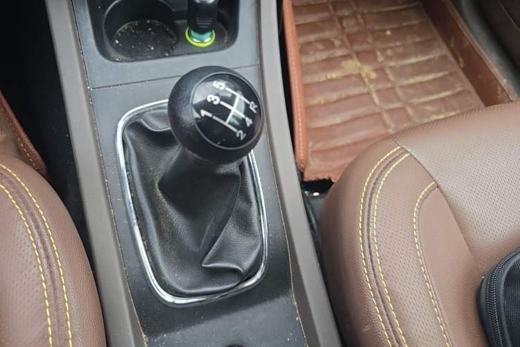 Used FAW Senya S80 2014 1.5L Manual 7-Seater Classic Edition Gear Lever