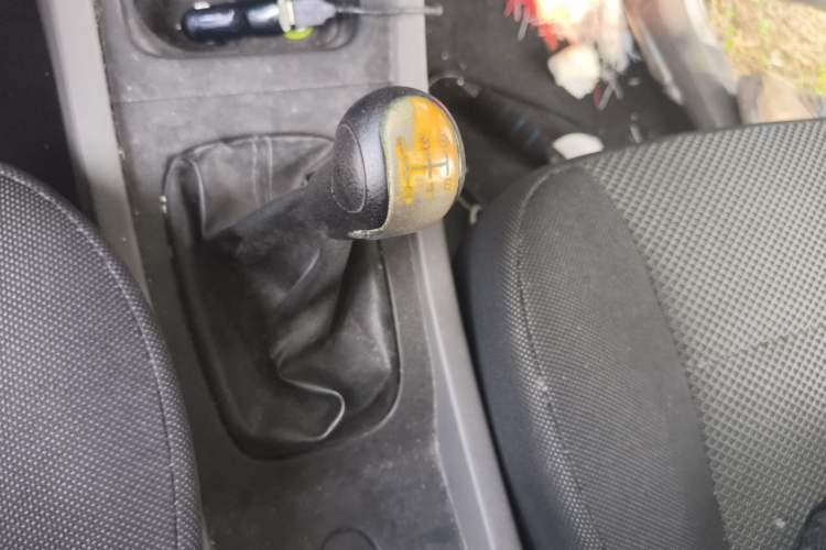 Used FAW Senya S80 2014 1.3L Manual 5-Seater Classic Edition Gear Lever