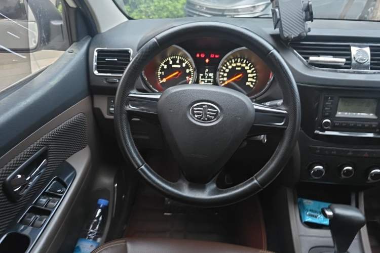 Used FAW Senya S80 2014 1.5L Automatic 7-Seater Sport Edition Steering Wheel