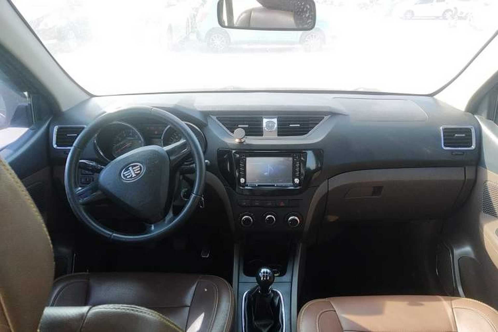 Used FAW Senya S80 2015 1.5L Manual 7-Seater Urban Edition Center Console