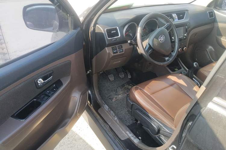Used FAW Senya S80 2015 1.5L Manual 7-Seater Urban Edition Driver Seat