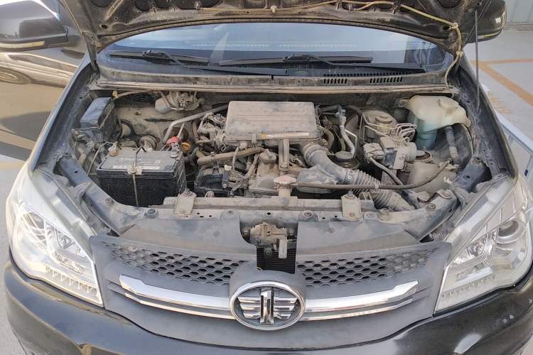 Used FAW Senya S80 2015 1.5L Manual 7-Seater Urban Edition Engine Bay