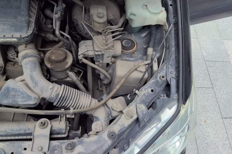 Used FAW Senya S80 2015 1.5L Manual 5-Seater Urban Edition Engine Bay Left