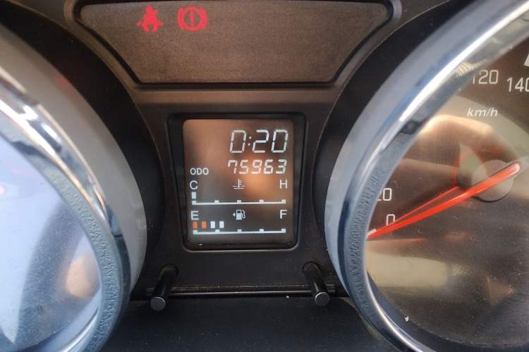 Used FAW Senya S80 2015 1.5L Manual 7-Seater Urban Edition Odometer Close Up
