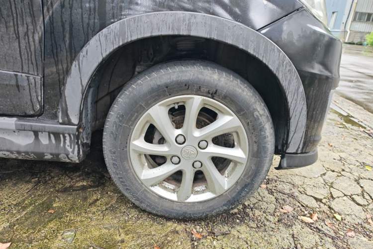 Used FAW Senya S80 2015 1.5L Manual 7-Seater Urban Edition Right Front Wheel Hub