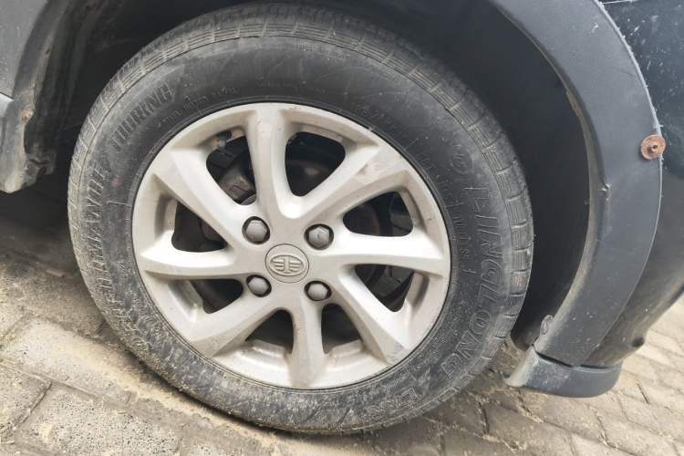 Used FAW Senya S80 2015 1.5L Manual 5-Seater Urban Edition Right Front Wheel Hub