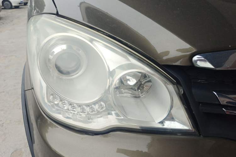 Used FAW Senya S80 2015 1.5L Manual 7-Seater Urban Edition Right Front Headlight