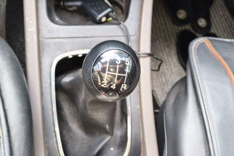 Used FAW Senya S80 2015 1.5L Manual 7-Seater Urban Edition Gear Lever