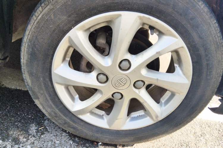 Used FAW Senya S80 2015 1.5L Manual 7-Seater Urban Edition Right Front Wheel Hub