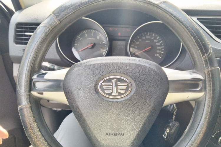 Used FAW Senya S80 2015 1.5L Manual 7-Seater Urban Edition Steering Wheel
