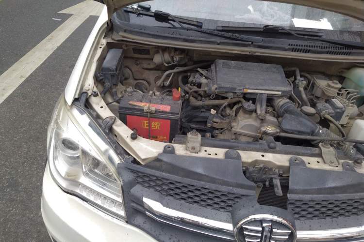 Used FAW Senya S80 2015 1.5L Manual 7-Seater Urban Edition Engine Bay Right