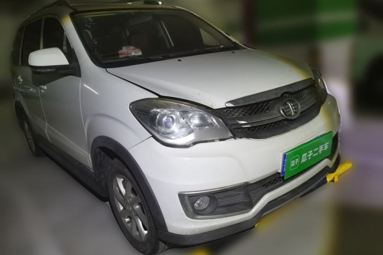 Used FAW Senya S80 2015 1.5L Manual 7-Seater Urban Edition Front Right 45 Deg