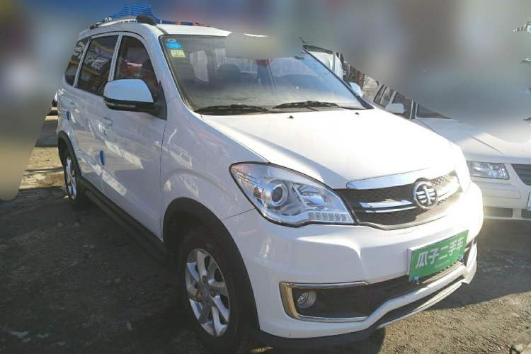 Used FAW Senya S80 2015 1.5L Manual 5-Seater Luxury Edition Front Right 45 Deg