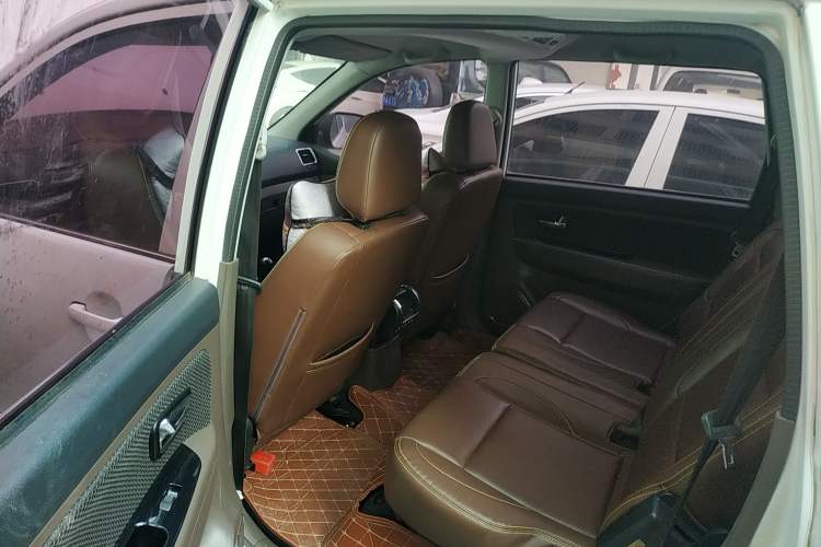 Used FAW Senya S80 2015 1.5L Manual 7-Seater Urban Edition Left Rear Seat