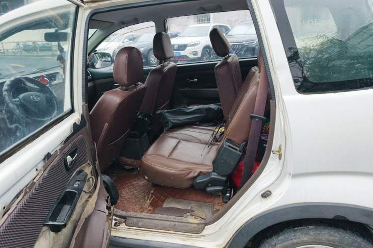 Used FAW Senya S80 2015 1.5L Manual 7-Seater Urban Edition Left Rear Seat