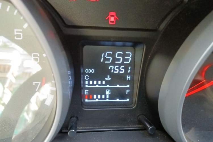Used FAW Senya S80 2015 1.5L Manual 5-Seater Urban Edition Odometer Close Up