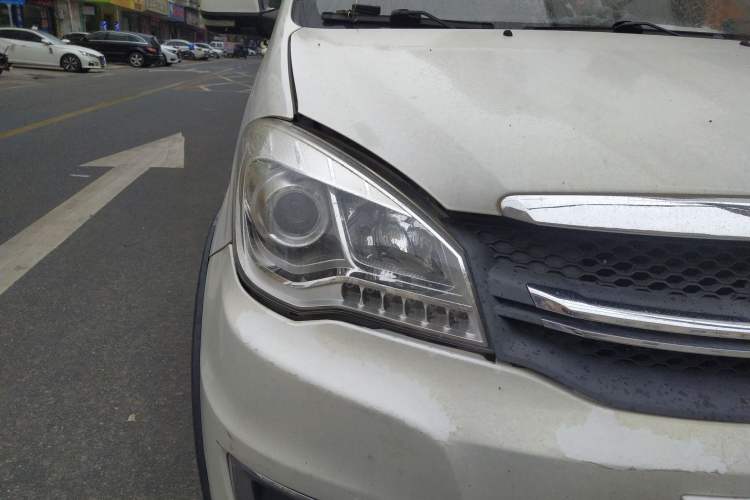 Used FAW Senya S80 2015 1.5L Manual 7-Seater Urban Edition Right Front Headlight
