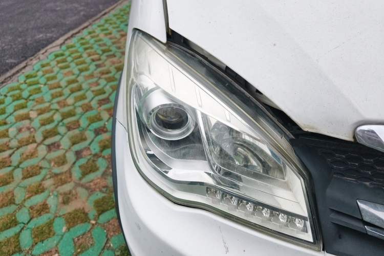 Used FAW Senya S80 2015 1.5L Manual 7-Seater Urban Edition Right Front Headlight
