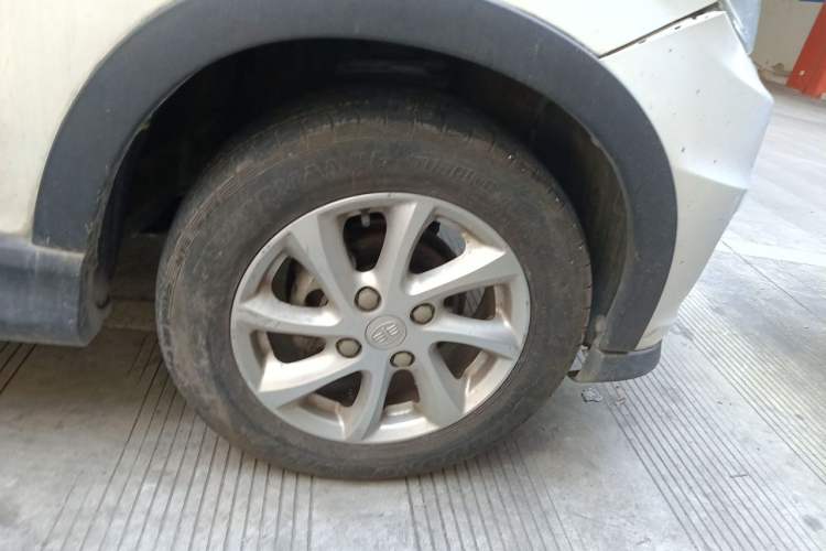 Used FAW Senya S80 2015 1.5L Manual 5-Seater Urban Edition Right Front Wheel Hub