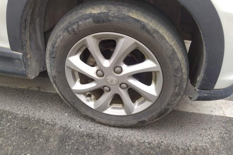 Used FAW Senya S80 2015 1.5L Manual 7-Seater Urban Edition Right Front Wheel Hub