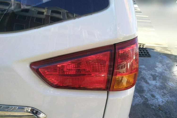Used FAW Senya S80 2015 1.5L Manual 5-Seater Luxury Edition Right Rear Taillight