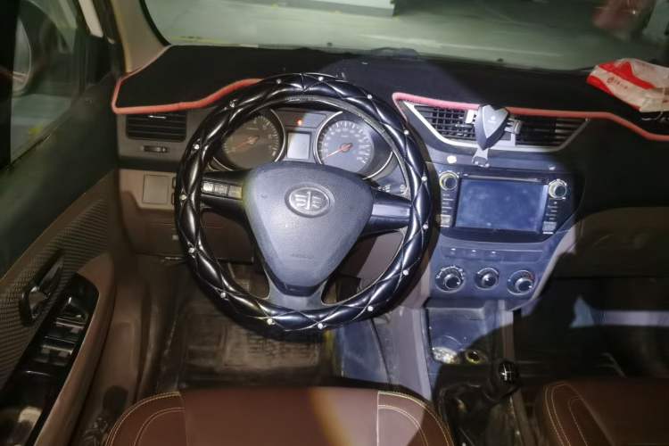 Used FAW Senya S80 2015 1.5L Manual 7-Seater Urban Edition Steering Wheel