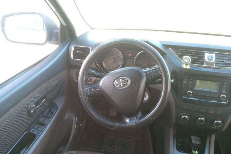 Used FAW Senya S80 2015 1.5L Manual 5-Seater Luxury Edition Steering Wheel