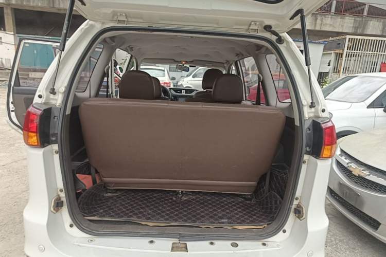 Used FAW Senya S80 2015 1.5L Manual 7-Seater Urban Edition Trunk